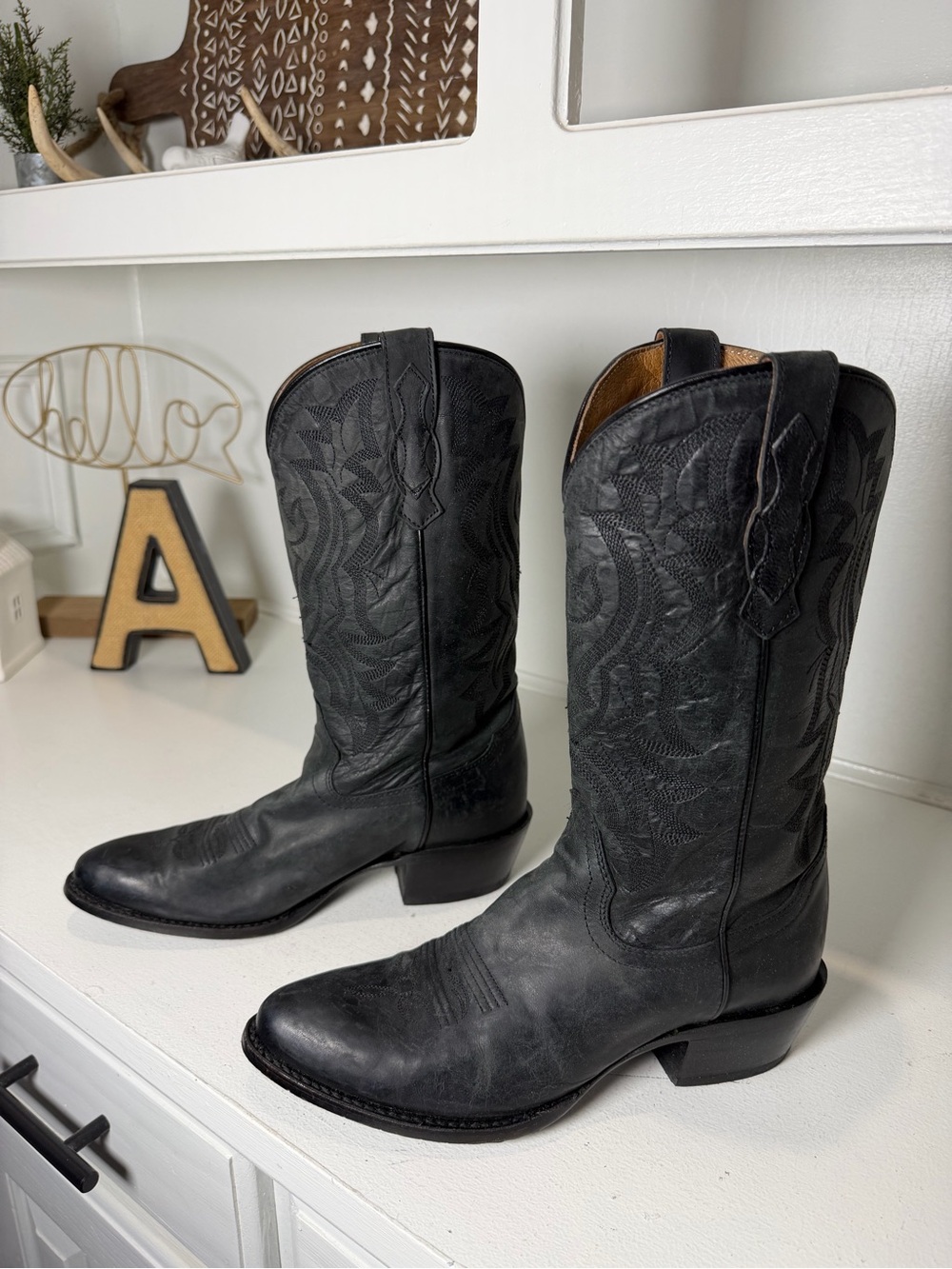 Shyanne Womens 8 Black Leather Cowboy Boots Embroidered Western Cowgirl Classic